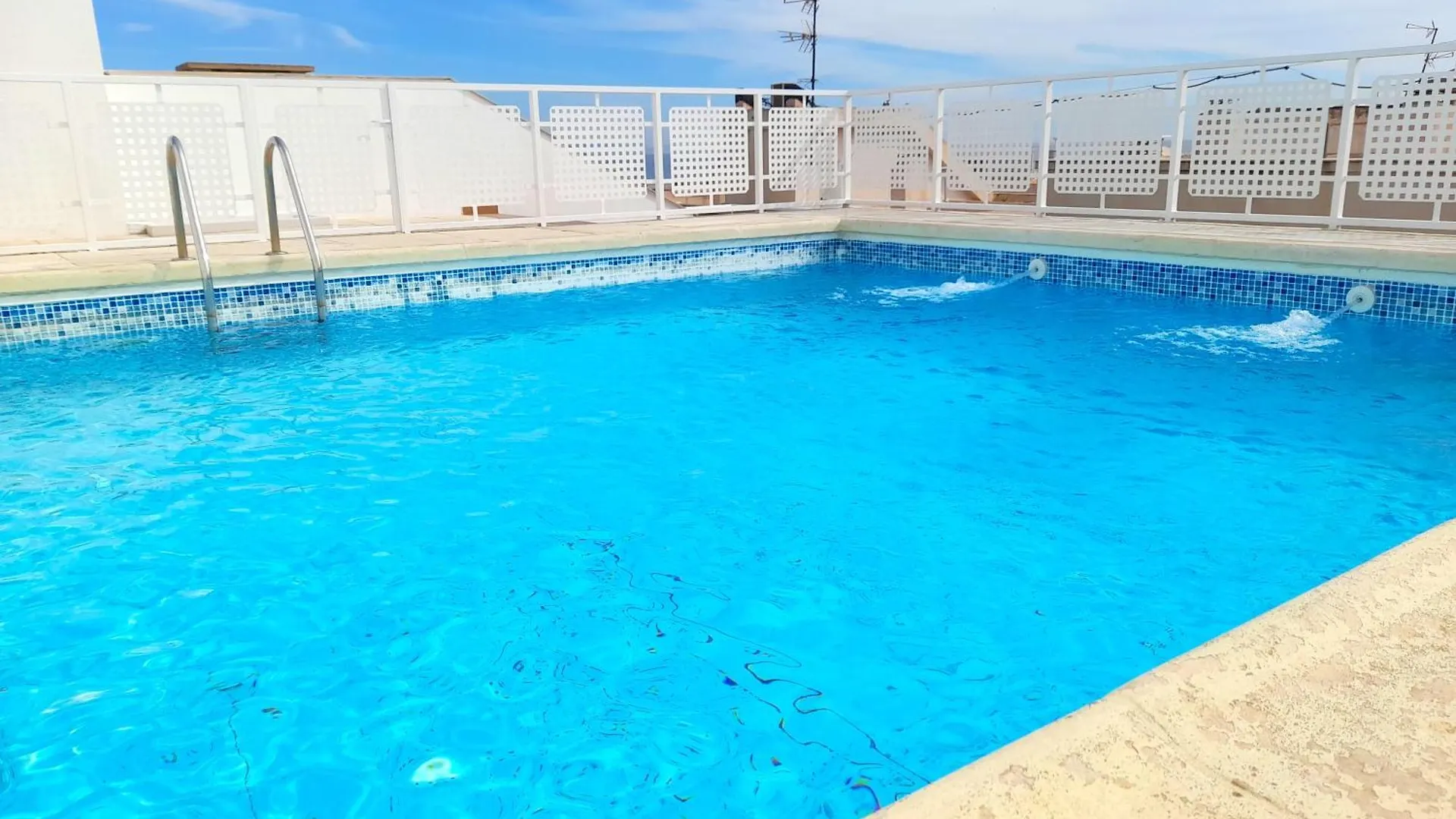 Apartamento Con Piscina Cerca De La Playa Garrucha Spain